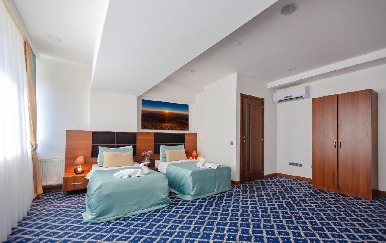 Demir Yol Plaza Hotel Баку Екстериор снимка