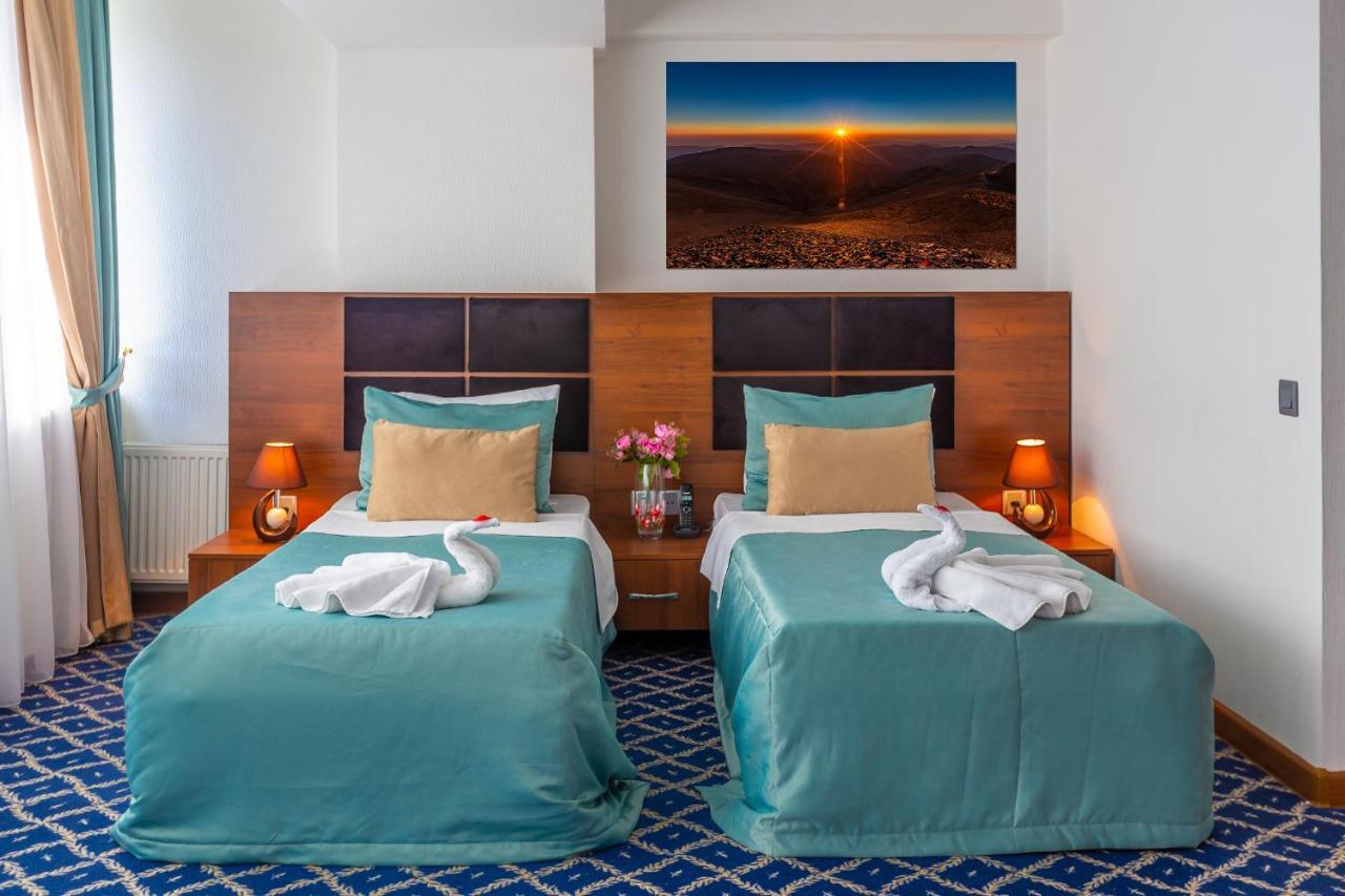 Demir Yol Plaza Hotel Баку Екстериор снимка