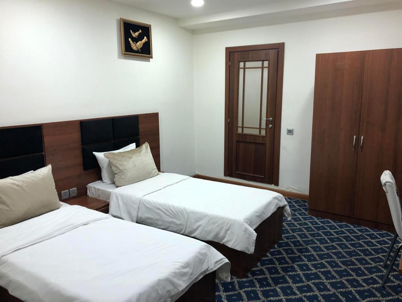 Demir Yol Plaza Hotel Баку Екстериор снимка